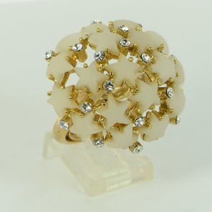 Oscar de la Renta Crystal & Resin Star Cocktail Ring